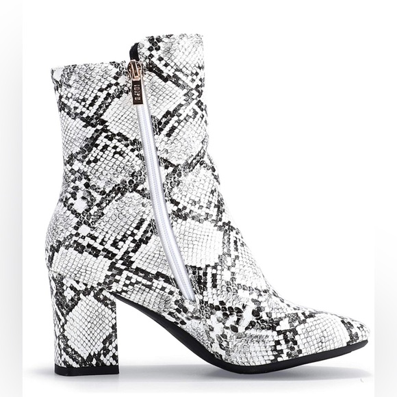 COPY - IDIFU • Faux snakeskin booties - Picture 2 of 10